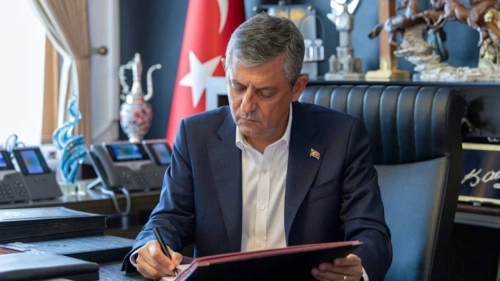 YENİ Parti’de Ekim Rüzgarı: Vitrin Yenileniyor, 3 Kritik İsim Görevden Alınıyor
